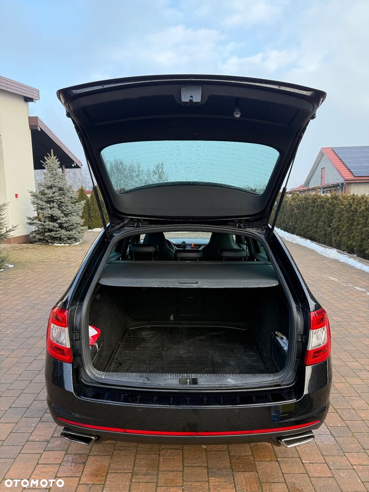 Skoda Octavia 2.0 TDI RS Challenge DSG - 13