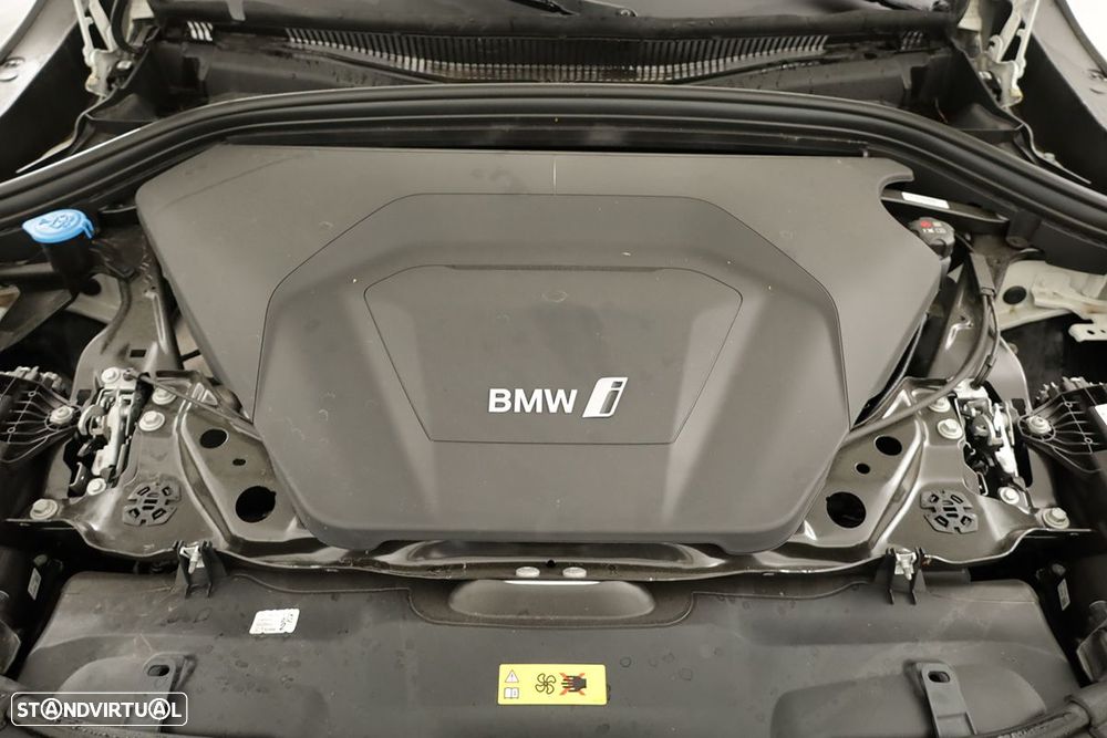 BMW iX2 eDrive20 Pack Desportivo M - 27