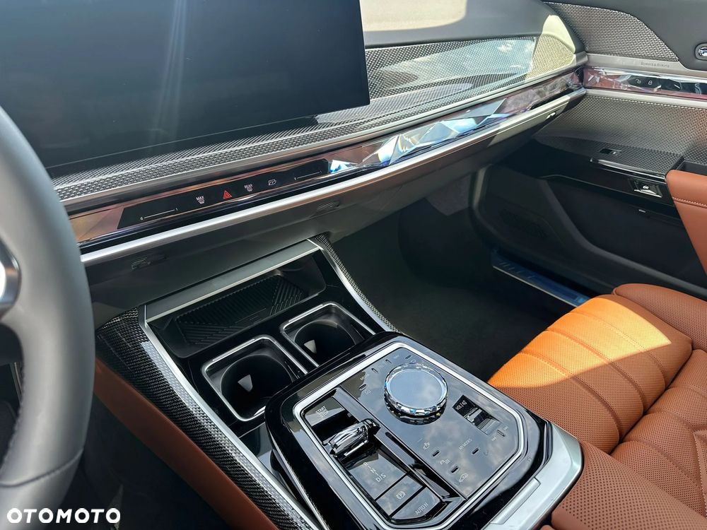 BMW Seria 7 740d xDrive mHEV sport - 14