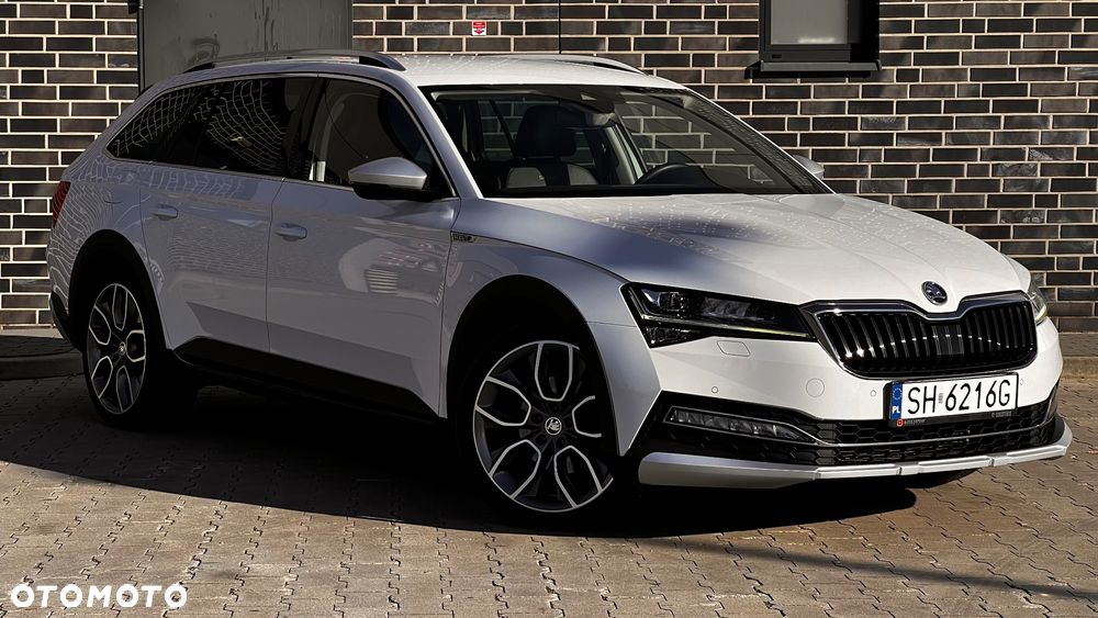 Skoda Superb Combi 2.0 TDI 4x4 DSG Scout - 10