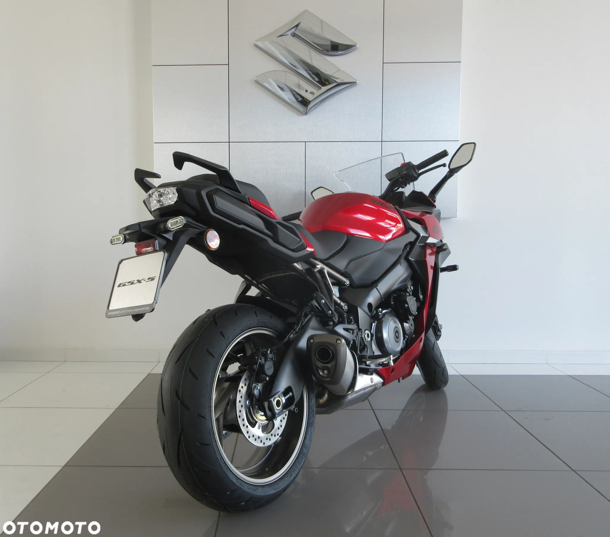 Suzuki GSX - 6