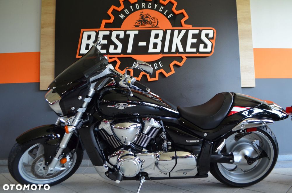 Suzuki Intruder - 1