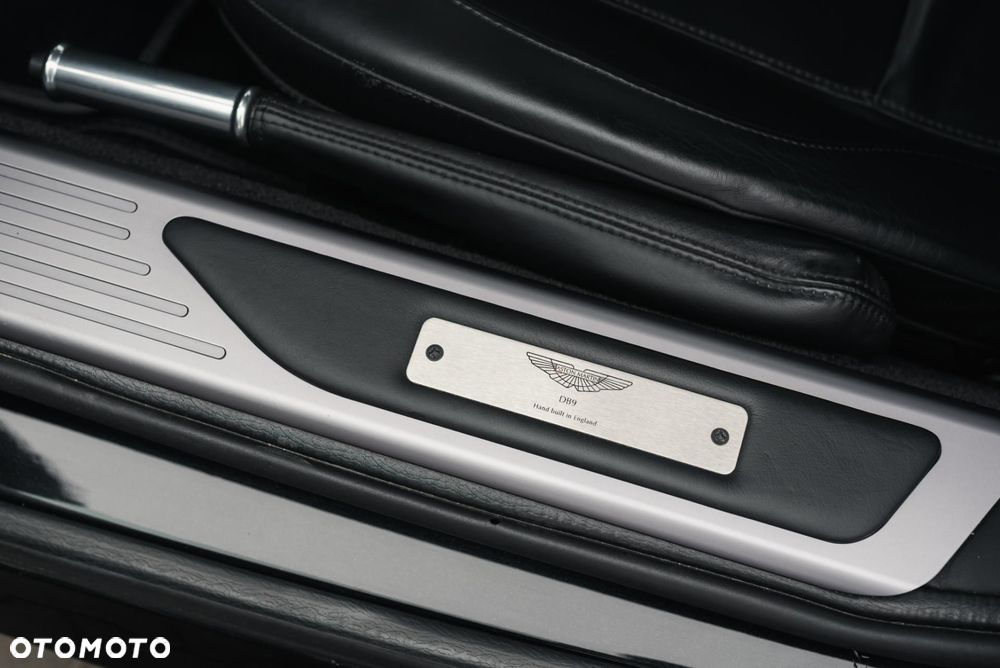 Aston Martin DB9 - 37