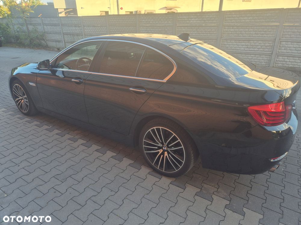 BMW Seria 5 520d xDrive - 10