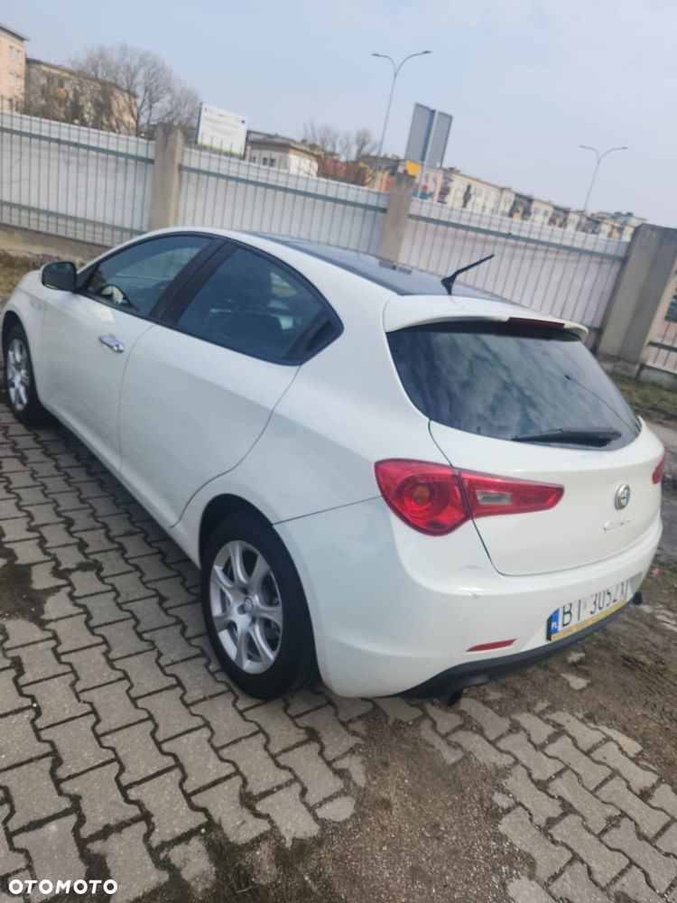 Alfa Romeo Giulietta 1.6 JTDM Veloce - 3