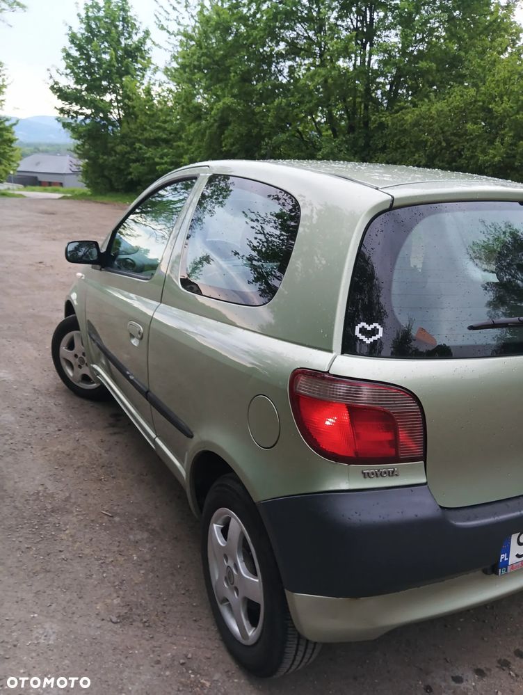 Toyota Yaris 1.0 Base - 5