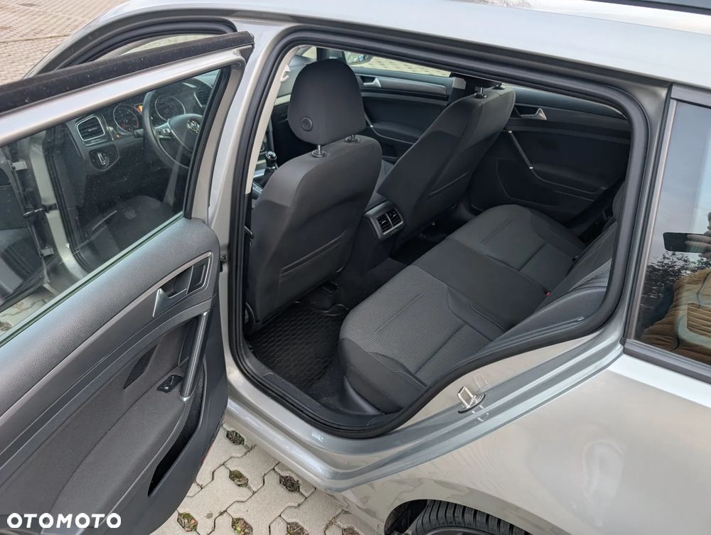 Volkswagen Golf 1.6 TDI BMT Comfortline - 11