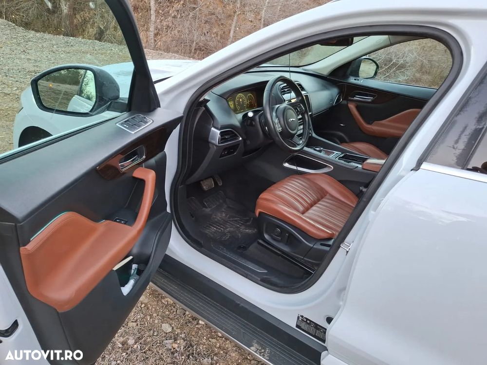 Jaguar F-Pace 20d AWD Portfolio - 5