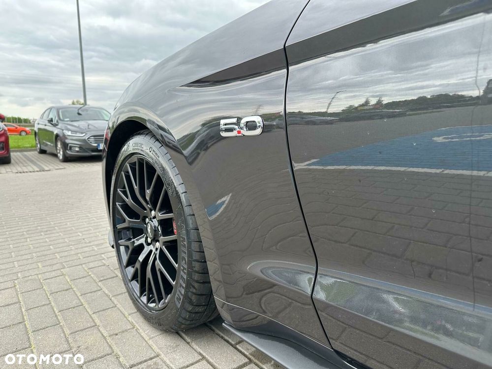 Ford Mustang - 4