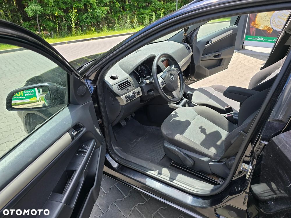 Opel Astra 1.6 Essentia - 8