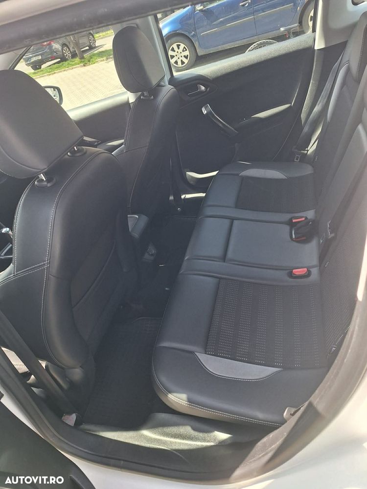 Peugeot 2008 1.6 e-HDi FAP STT ETG Active Aut. - 8