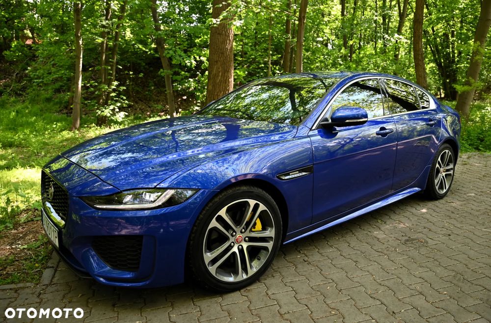 Jaguar XE - 15