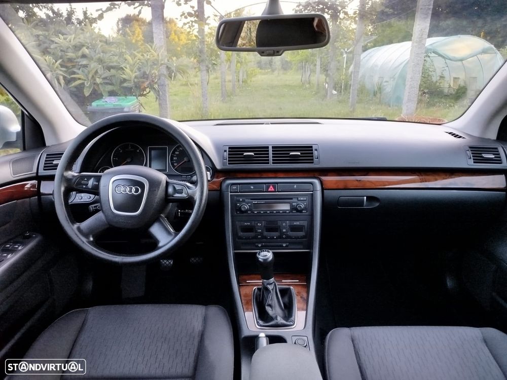 Audi A4 Avant 2.0 TDI Advance - 6