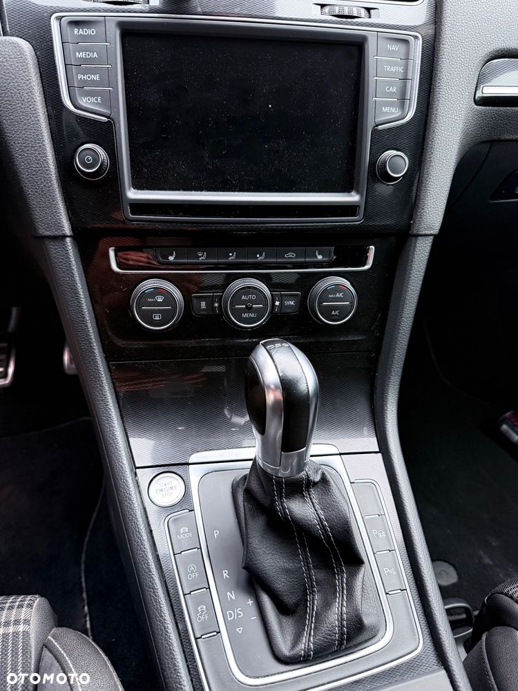 Volkswagen Golf - 9