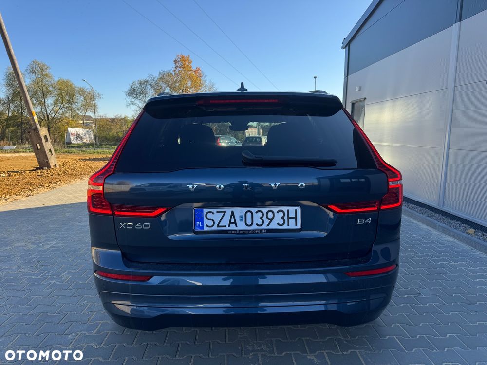 Volvo XC 60 B4 D Geartronic Momentum Pro - 4