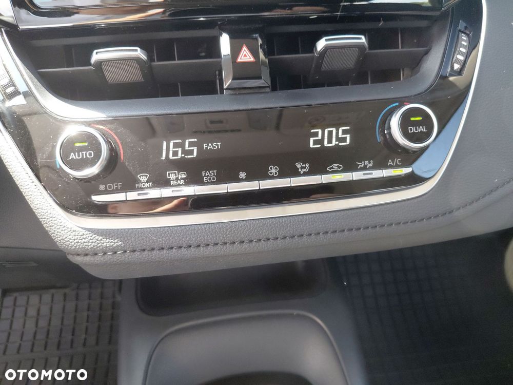Toyota Corolla - 24