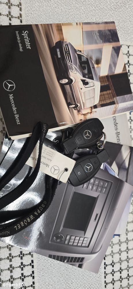 Mercedes-Benz Sprinter 319 - 12