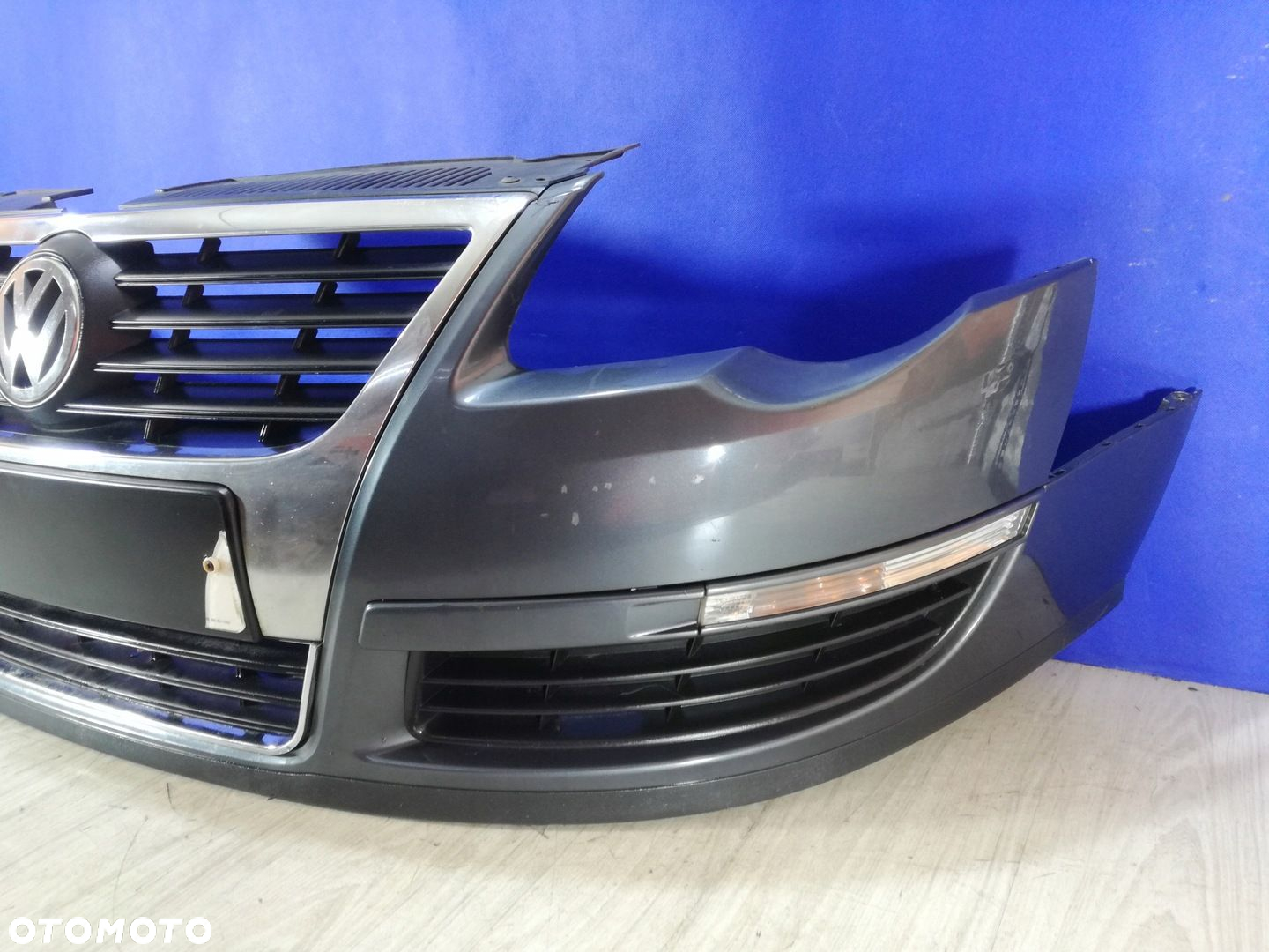 VW Passat B6 zderzak grill przód przedni 05/10 - 3