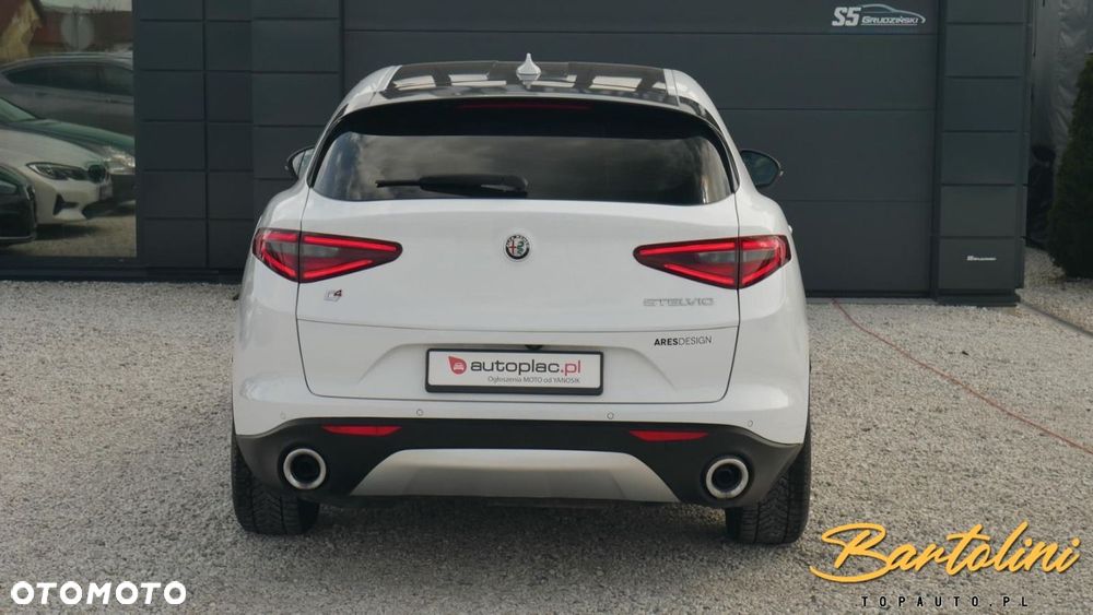 Alfa Romeo Stelvio - 6