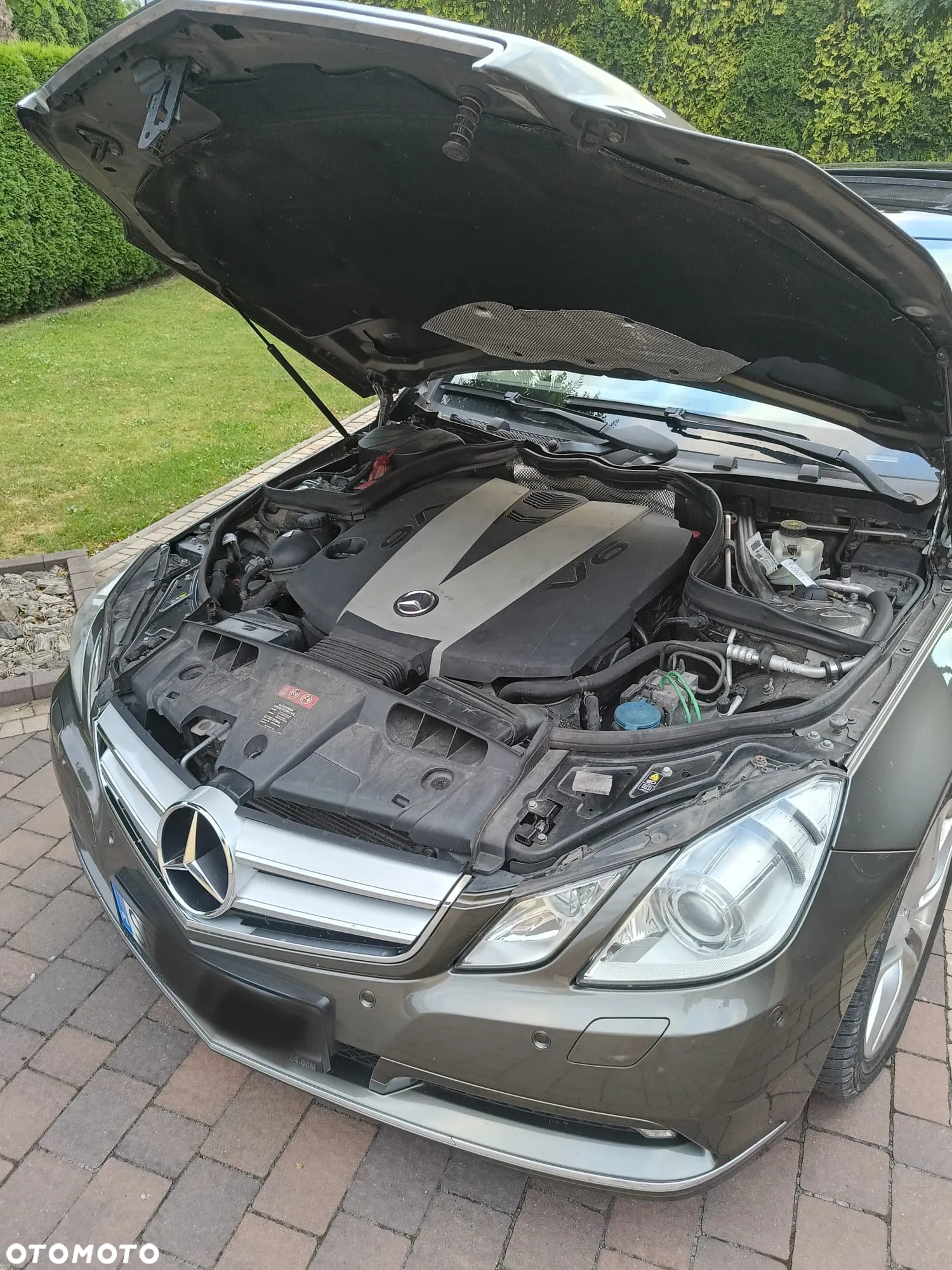 Mercedes-Benz Klasa E 350 CDI DPF Coupe BlueEFFICIENCY 7G-TRONIC Avantgarde - 11