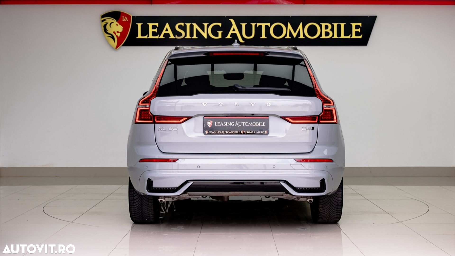 Volvo XC 60 B4 MHEV AT AWD Plus Dark - 5