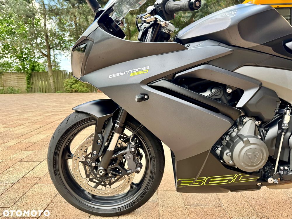 Triumph Daytona - 16