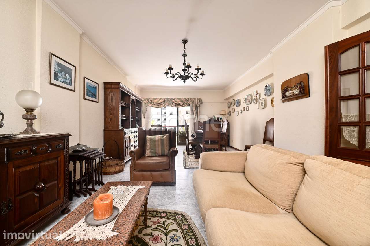 Apartamento T3 em Massamá - Grande imagem: 2/22