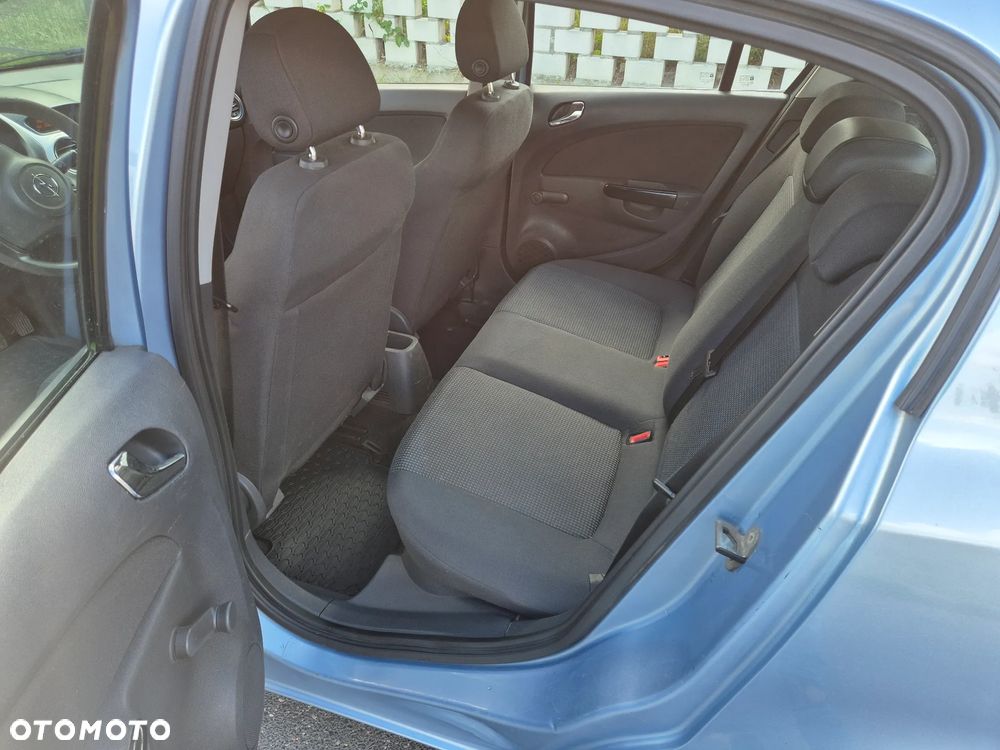 Opel Corsa 1.2 16V Cosmo - 12
