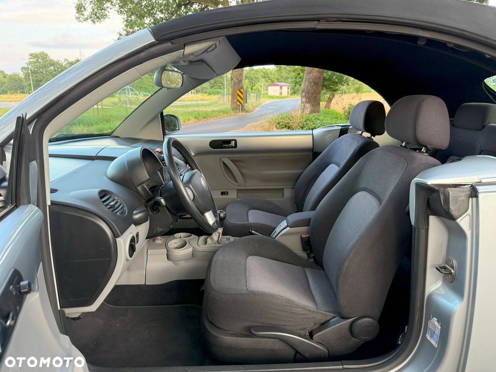Volkswagen New Beetle - 7