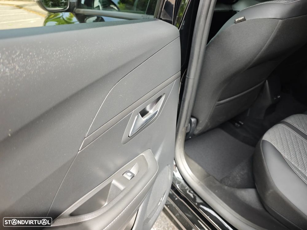 Peugeot e-208 Allure - 41