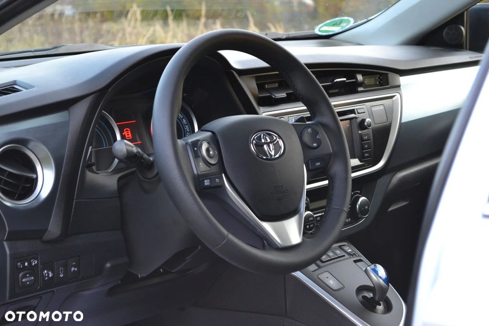 Toyota Auris 1.8 HSD Luna - 24