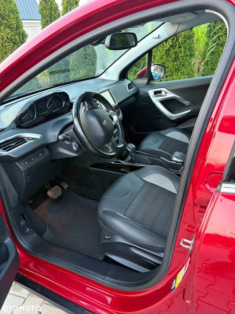 Peugeot 2008 1.2 Pure Tech Allure S&S EAT6 - 7