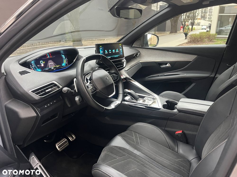 Peugeot 3008 225 e-EAT8 GT - 23