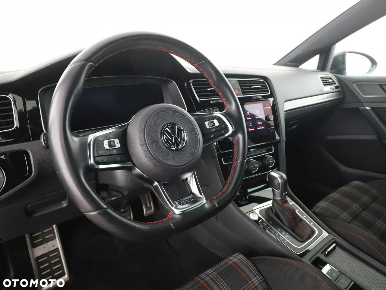 Volkswagen Golf GTI (BlueMotion Technology) DSG Performance - 14