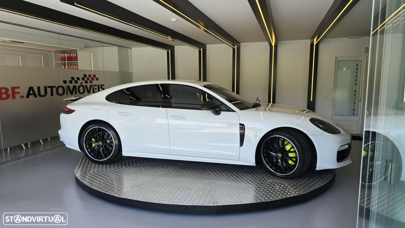 Porsche Panamera 4 E-Hybrid - 17