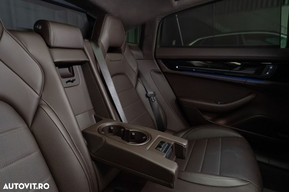Porsche Panamera 4 - 33