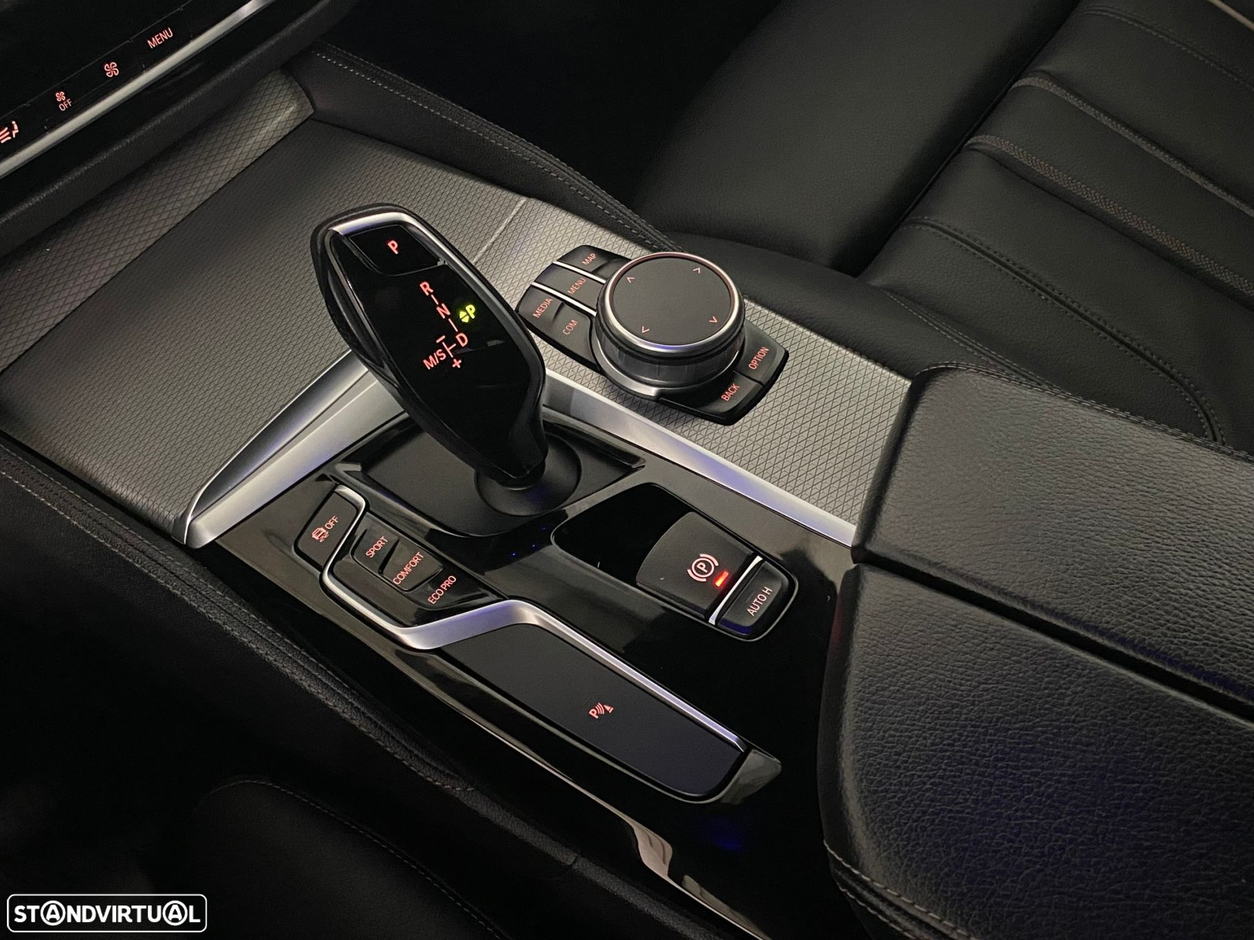 BMW 520 d Pack Desportivo M Auto - 40