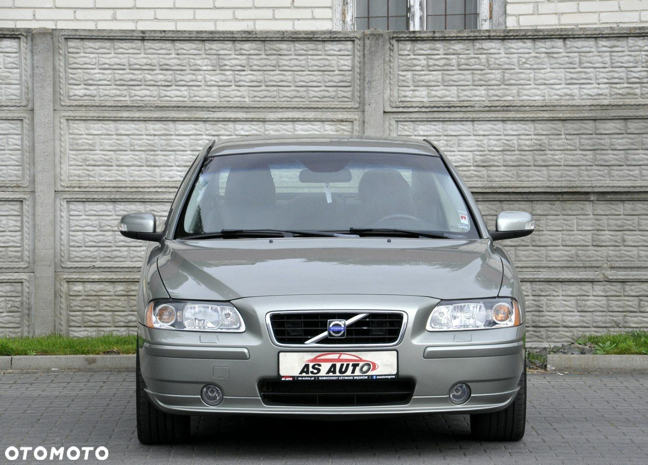 Volvo S60 2.4 Momentum - 23