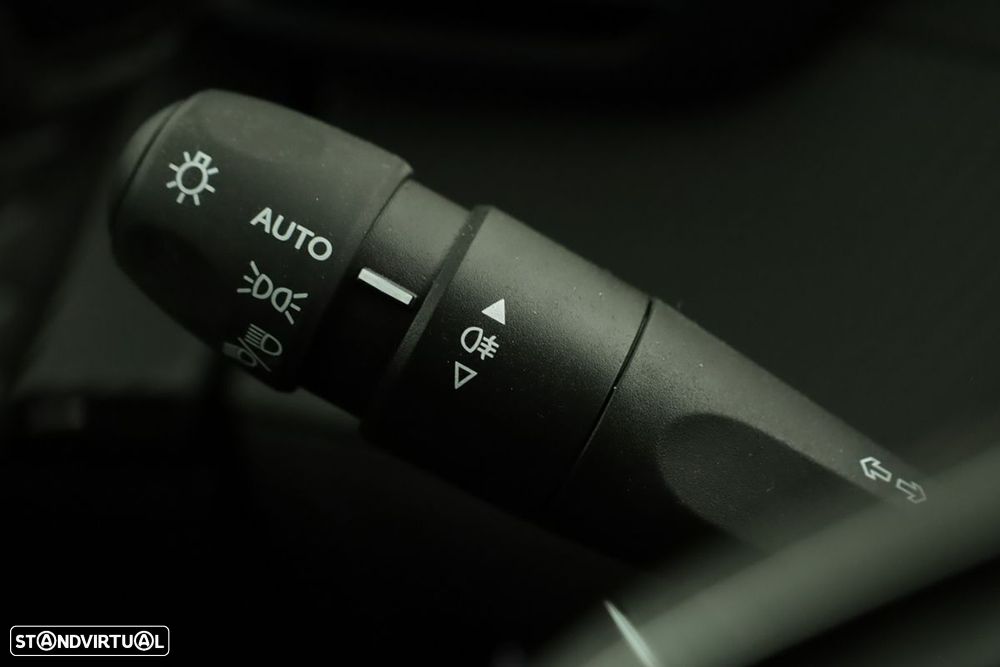 Peugeot 2008 1.2 PureTech Allure - 16