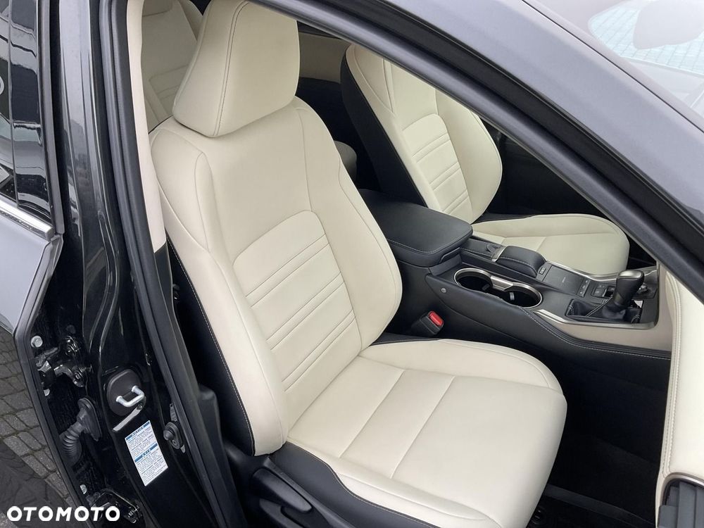 Lexus NX 300 F Impression AWD - 15