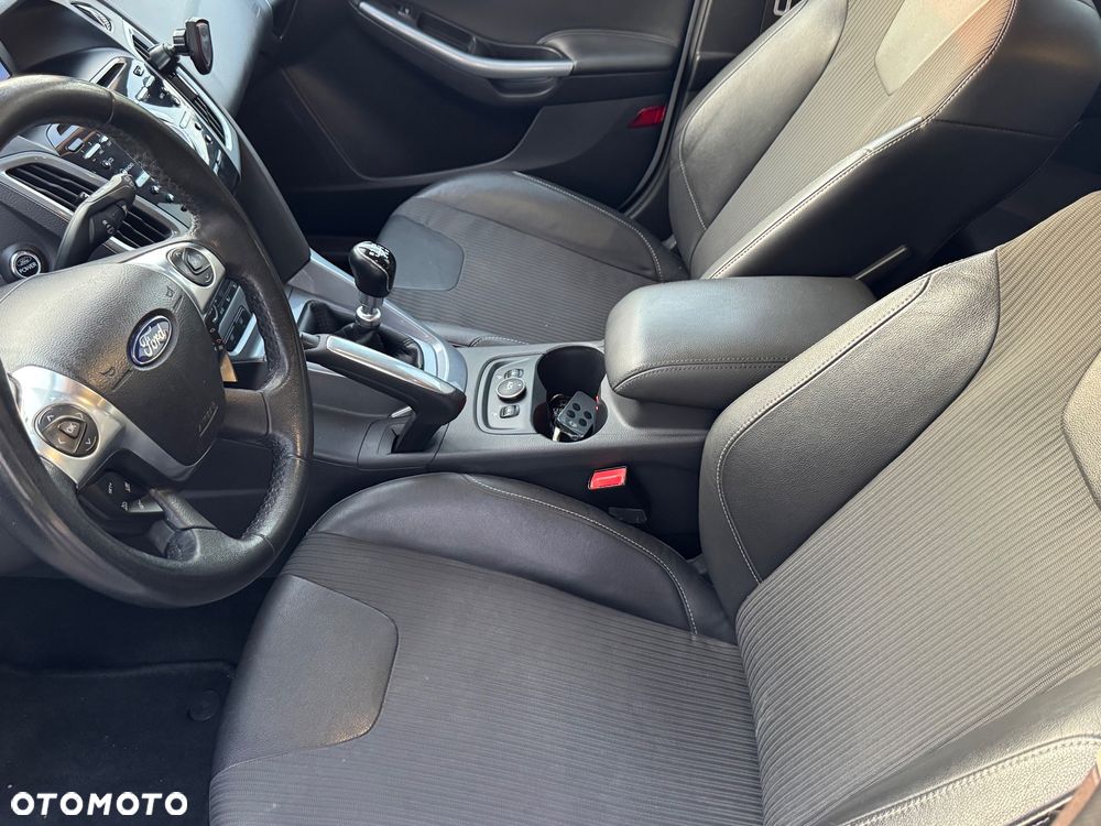 Ford Focus 1.6 EcoBoost Gold X (Trend) - 6