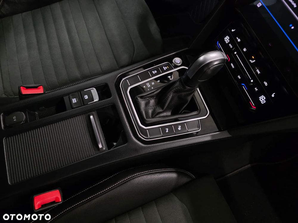 Volkswagen Passat - 19