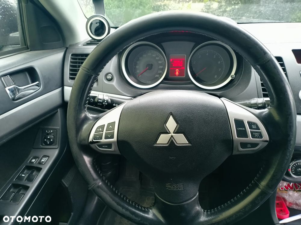 Mitsubishi Lancer 1.8 Invite - 7
