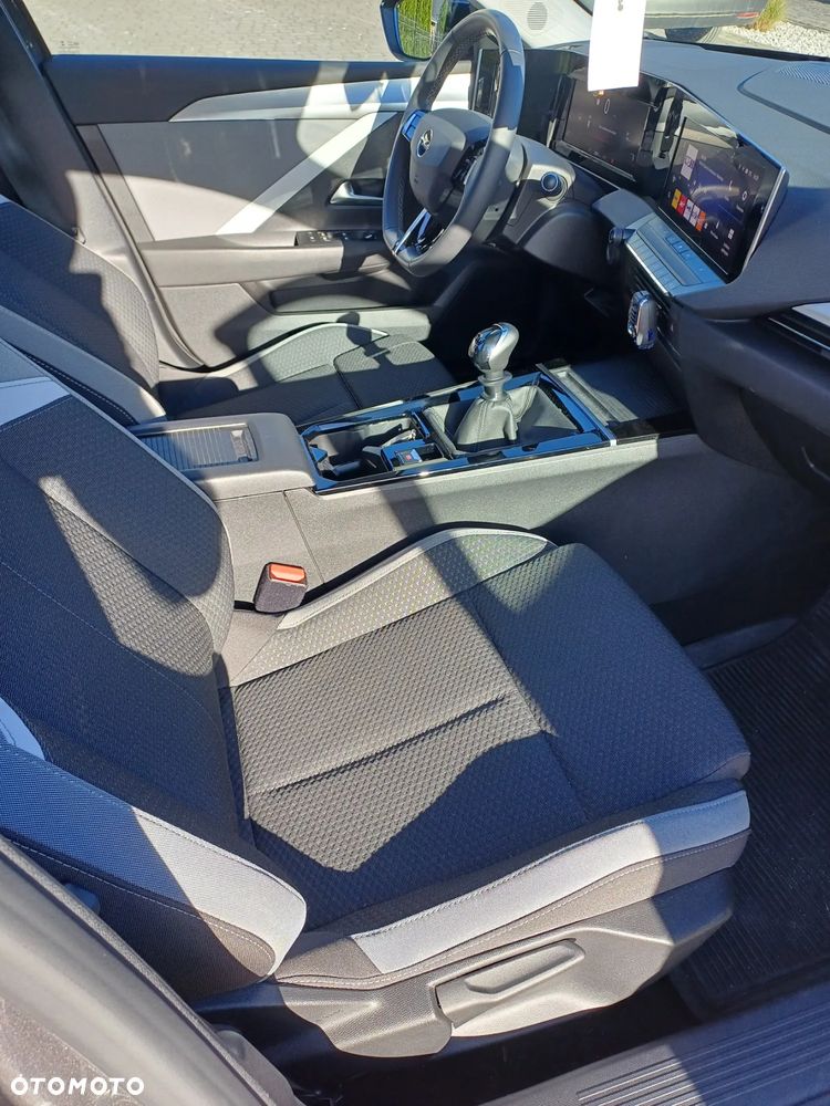 Opel Astra V 1.2 T Edition S&S - 9