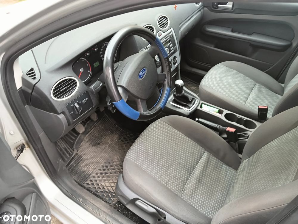 Ford Focus 1.6 TDCi DPF Ambiente - 5