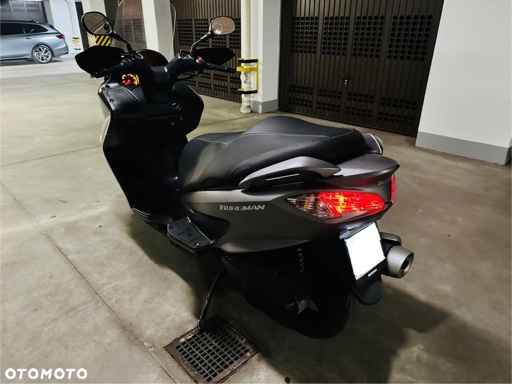Suzuki Burgman - 32