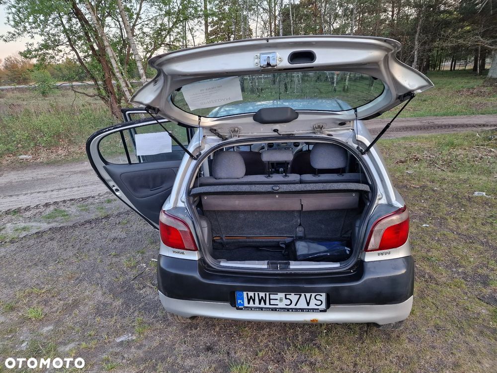 Toyota Yaris 1.0 Base - 17