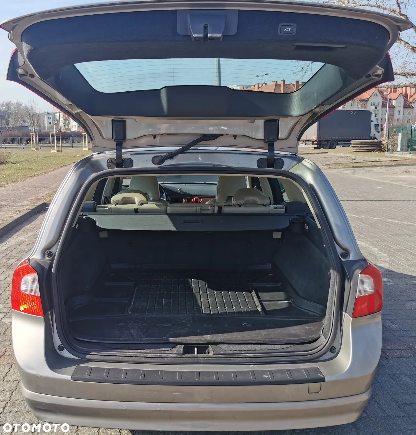 Volvo V70 2.4D Summum - 15