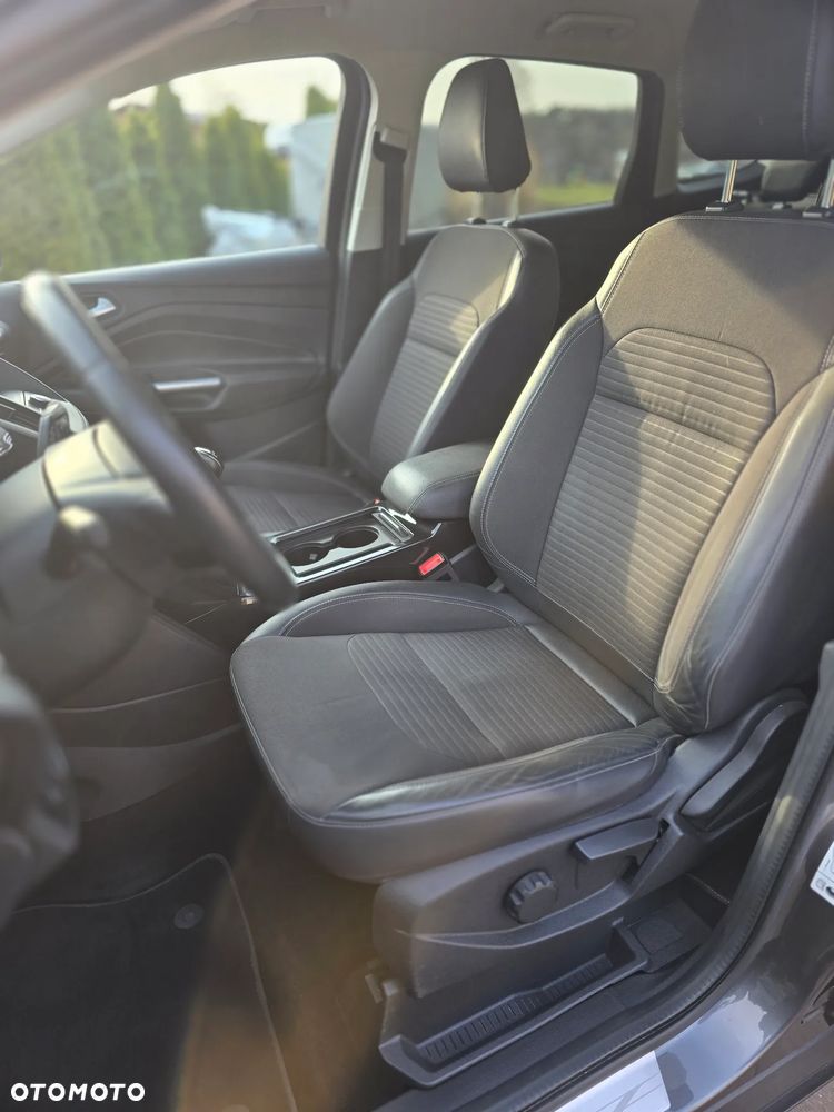 Ford Kuga 1.5 EcoBoost 2x4 Titanium - 8