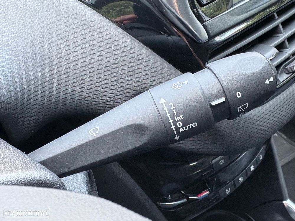 Peugeot 2008 1.2 PureTech Allure - 38